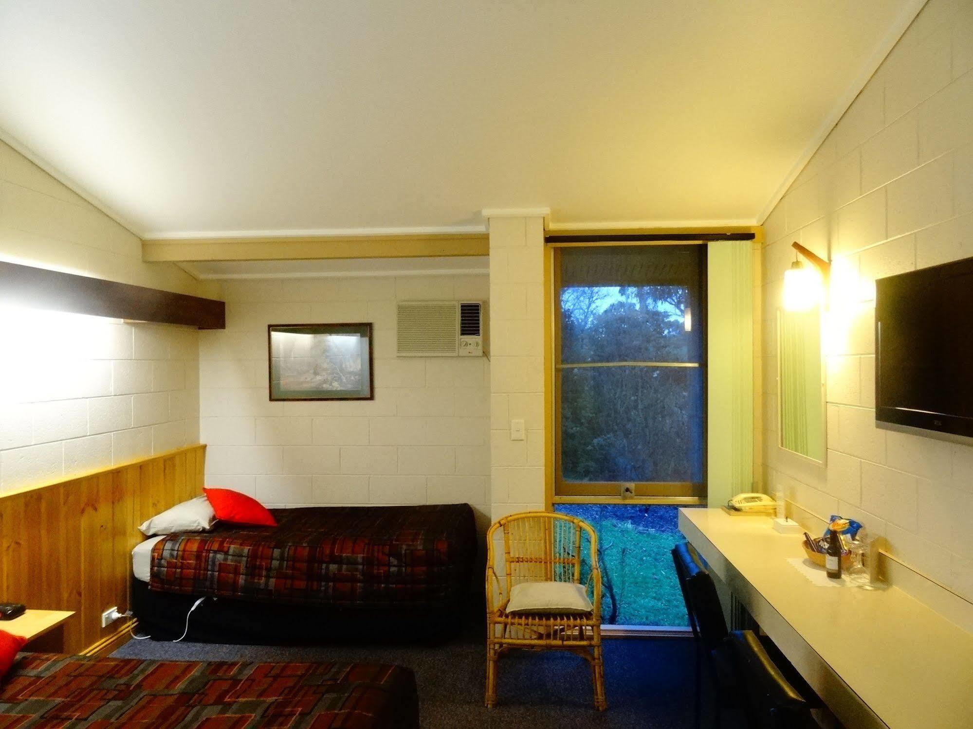 Coal Creek Motel Korumburra Bagian luar foto