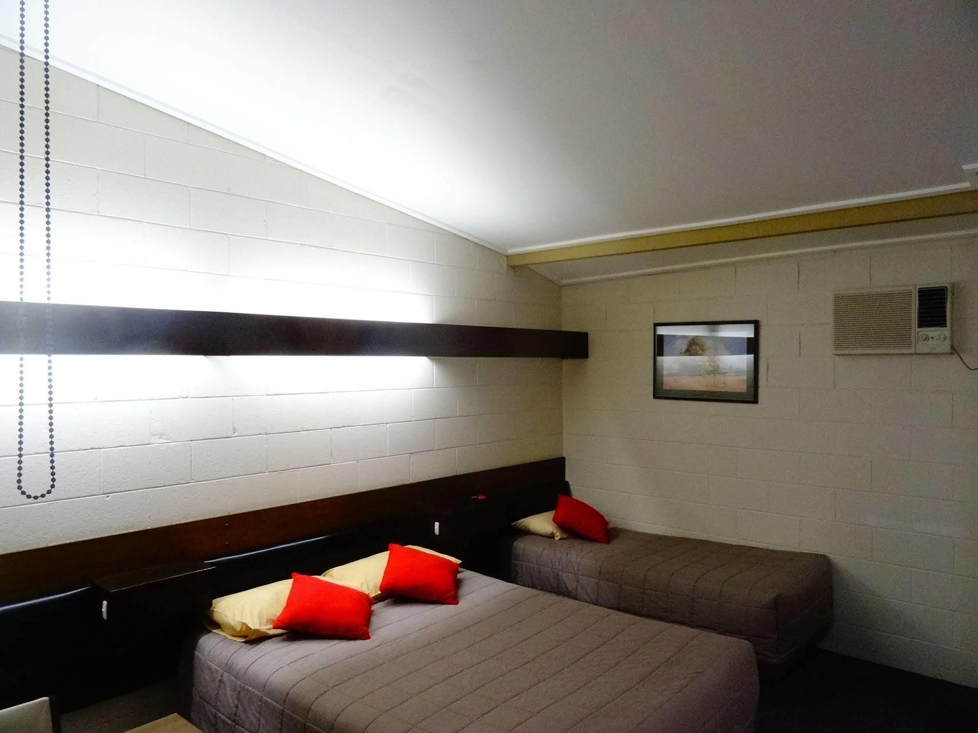 Coal Creek Motel Korumburra Bagian luar foto