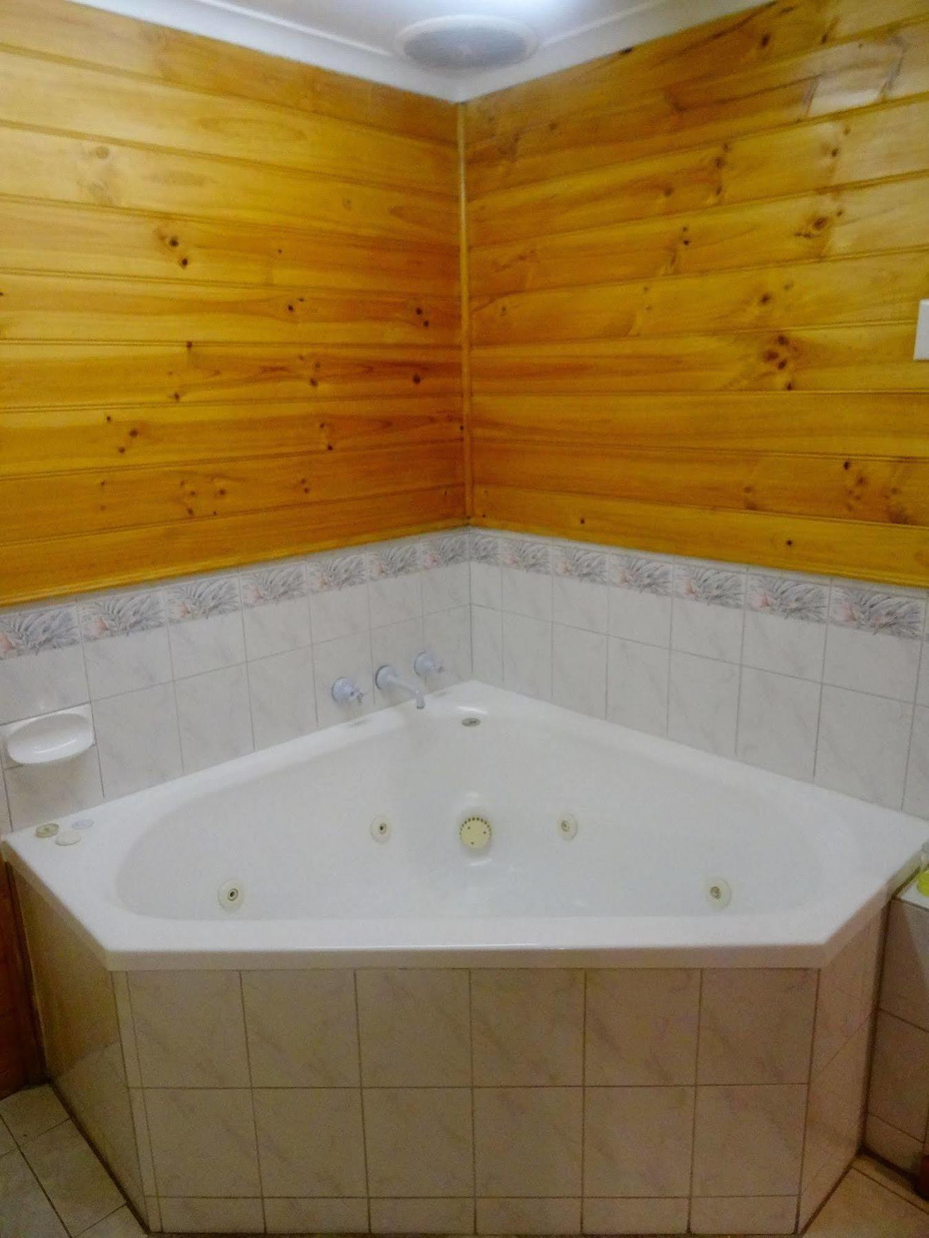 Coal Creek Motel Korumburra Bagian luar foto